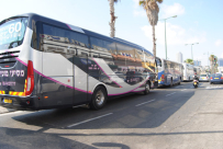 بالصور: ازدحامات مرورية في الطرق المؤدية إلى ستاد بلومفيلد بمدينة يافا 